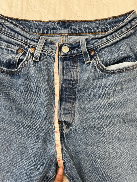 Levi’s 501 Original High Rise Straight Leg Jeans Medium Wash W26 L30 - Picture 6 of 17